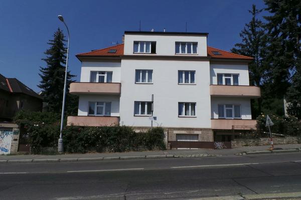 Pohled z ulice Budějovická